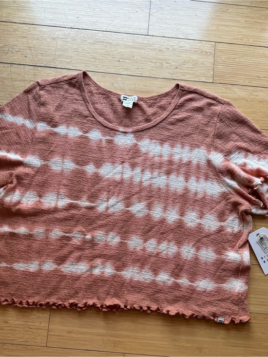 Billabong Tops - Billabong Burnt Orange and White Tie-Dye Cropped Tee